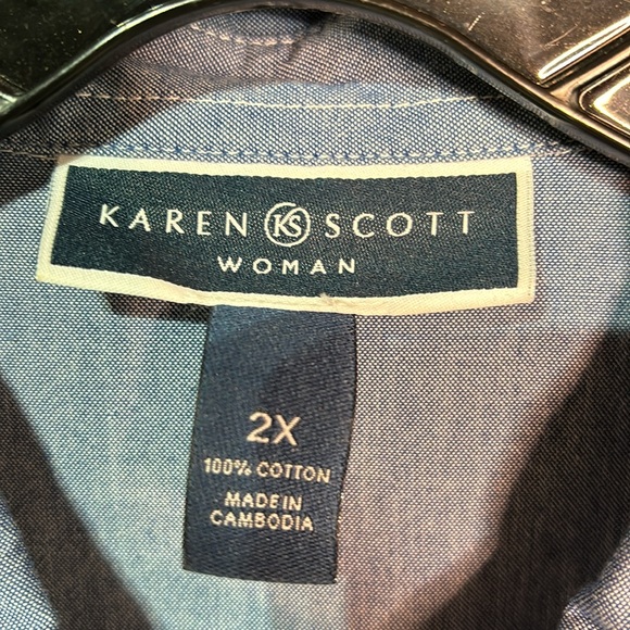 Karen Scott 2x blue chambray longer style button down blouse 💯 cotton euc - Picture 5 of 6